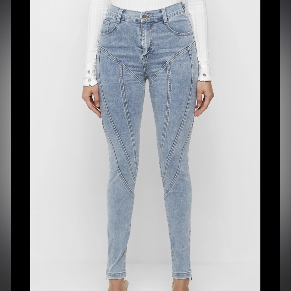 Maniere de voir contour mugler style jeans